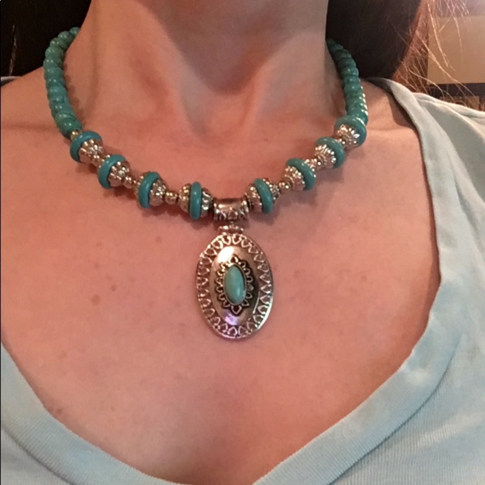 Custom made! Turquoise and Howlite necklace.